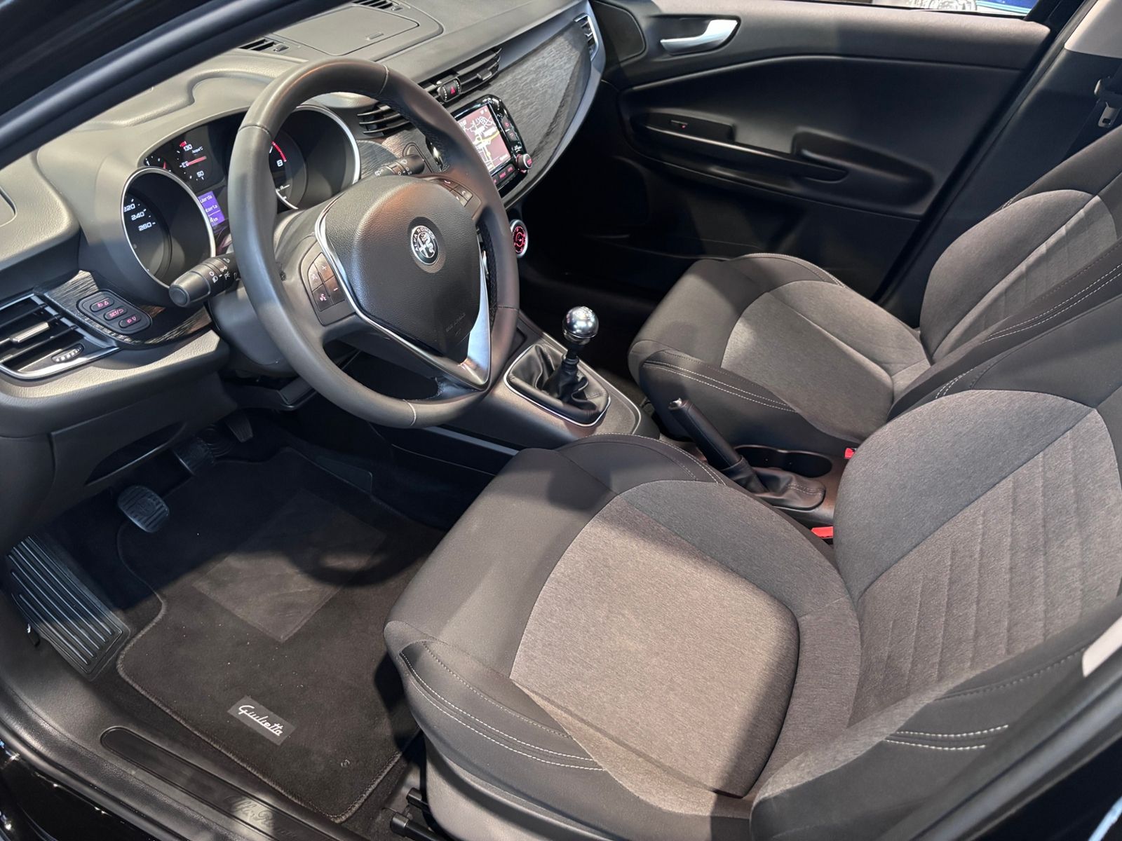 Fahrzeugabbildung Alfa Romeo Giulietta Basis KLIMA NAVI