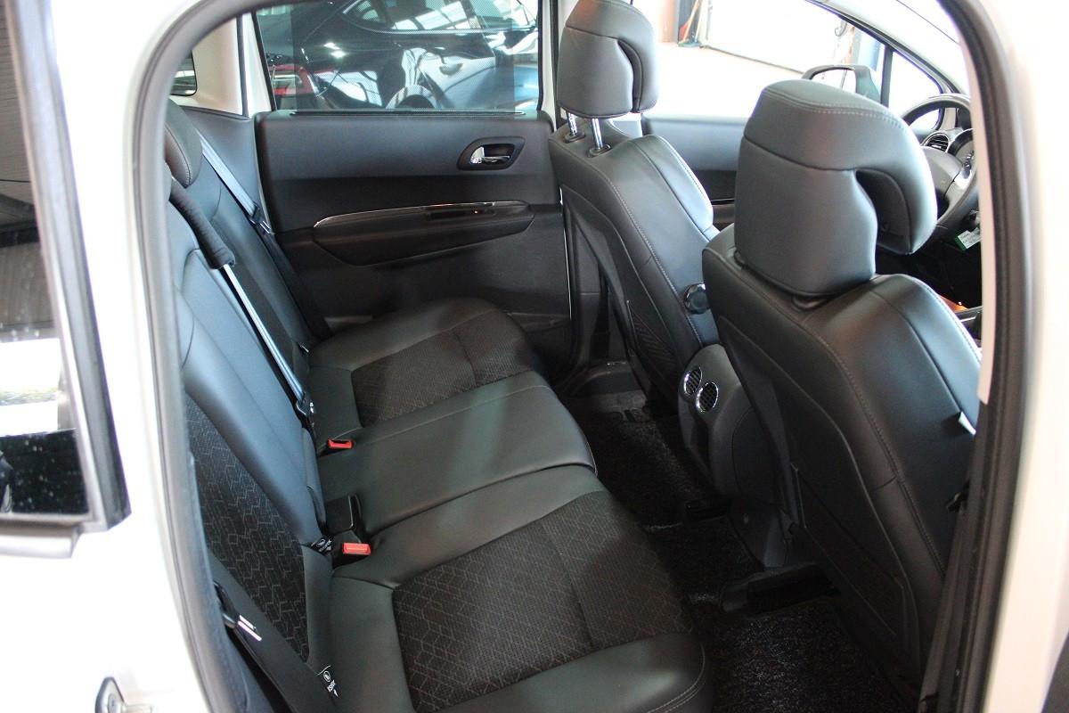 Peugeot 3008 Allure 1,6*TÜV NEU*SCHECKHEFT*NAVi*1.HAND*