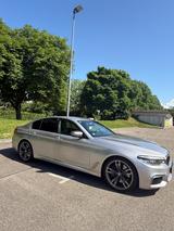 BMW M550d xDrive A - - BMW M550 mit Diesel-Antrieb: Limousine