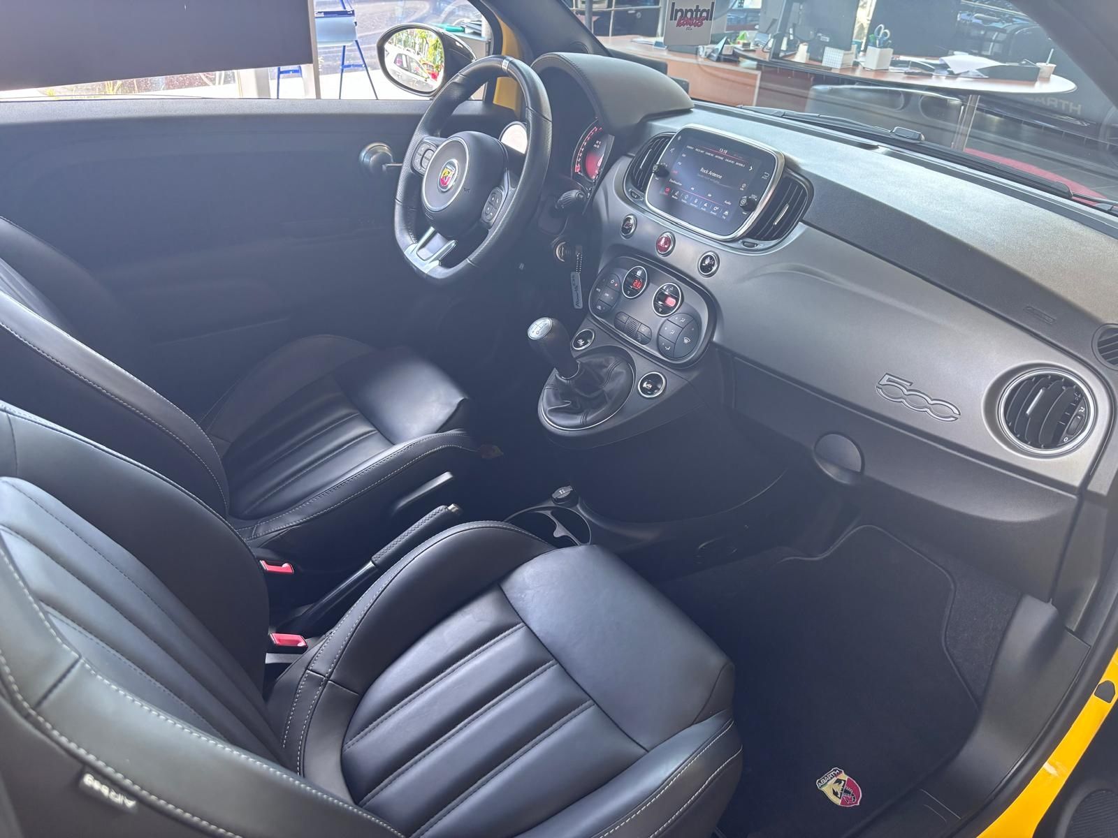 Fahrzeugabbildung Abarth 595 Pista KLIMA XENON ALU CARPLAY BEATS