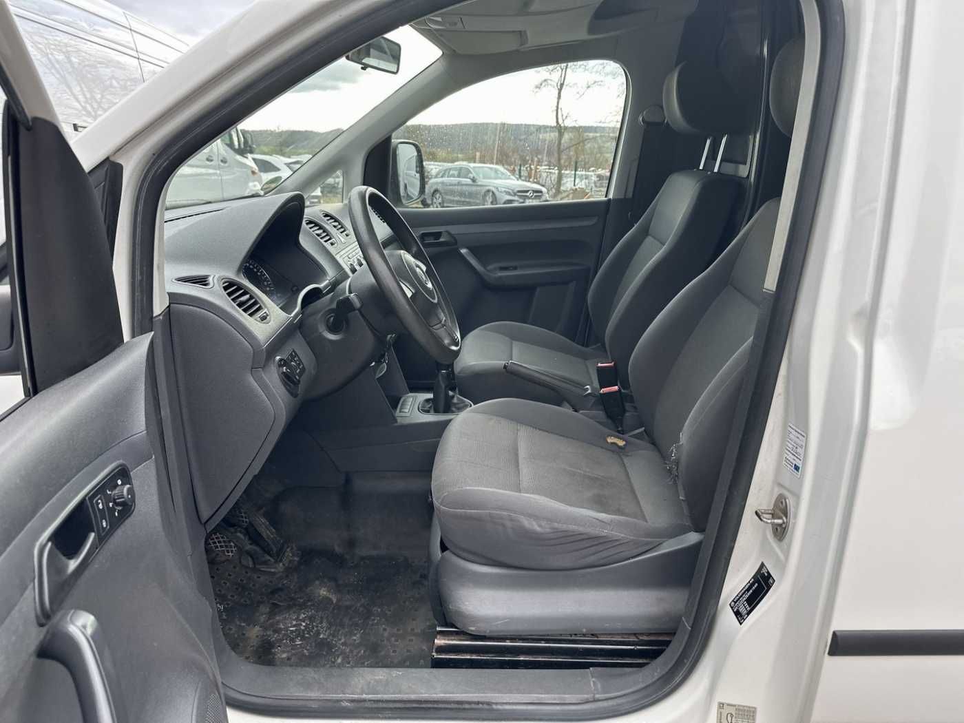 Fahrzeugabbildung Volkswagen VW Caddy 2.0 TDI 4Motion Maxi Kasten Regal
