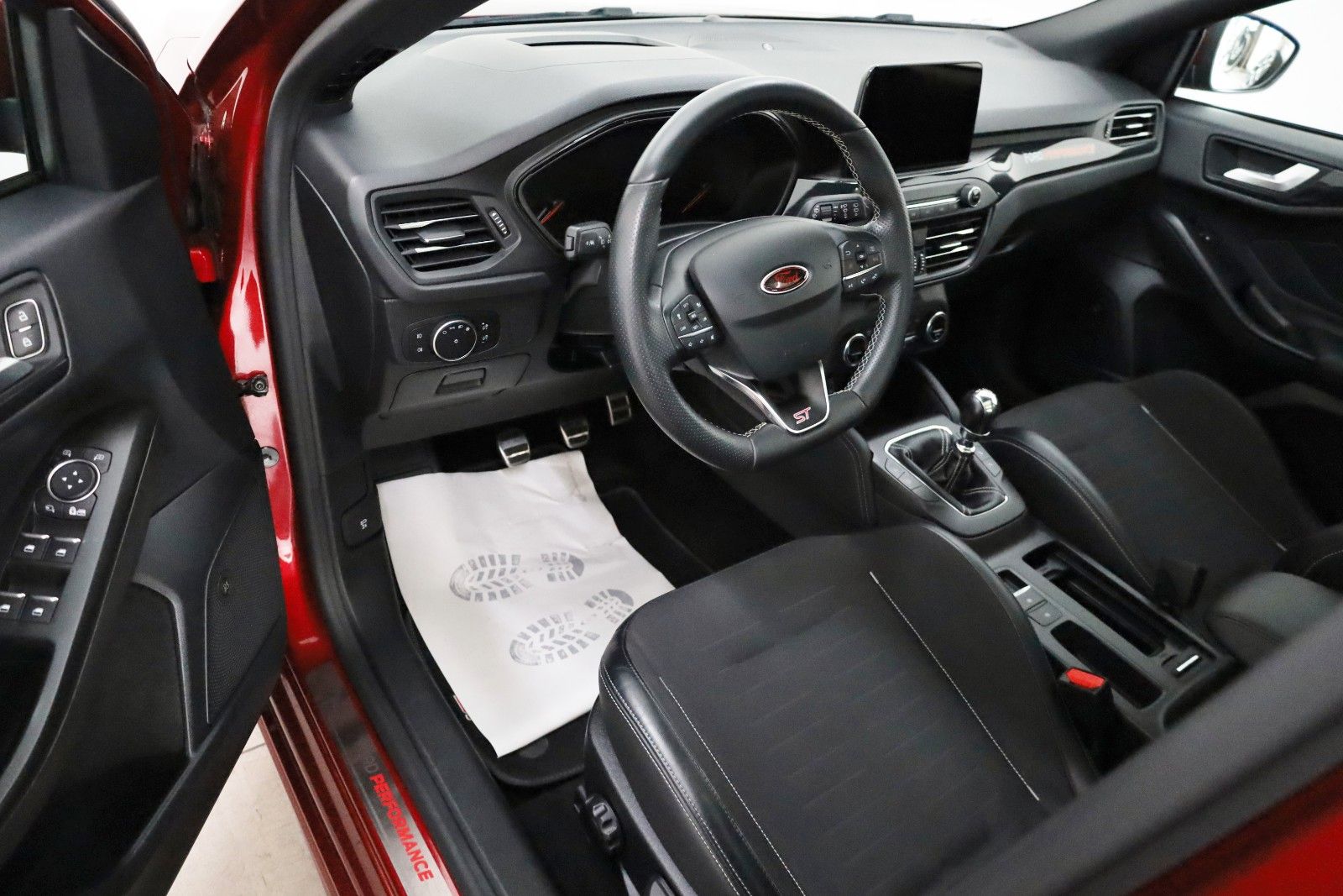 Fahrzeugabbildung Ford Focus Lim. ST,Navi,SH,HUD,Kamera,ACC,Panorama+WR