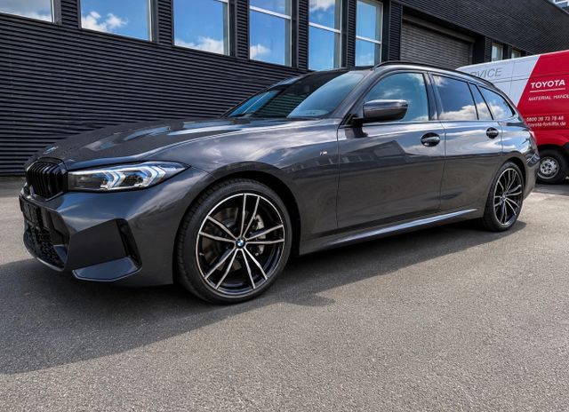 BMW 330 d Touring xDrive M Sport ACC AHK Pano 19 HUD