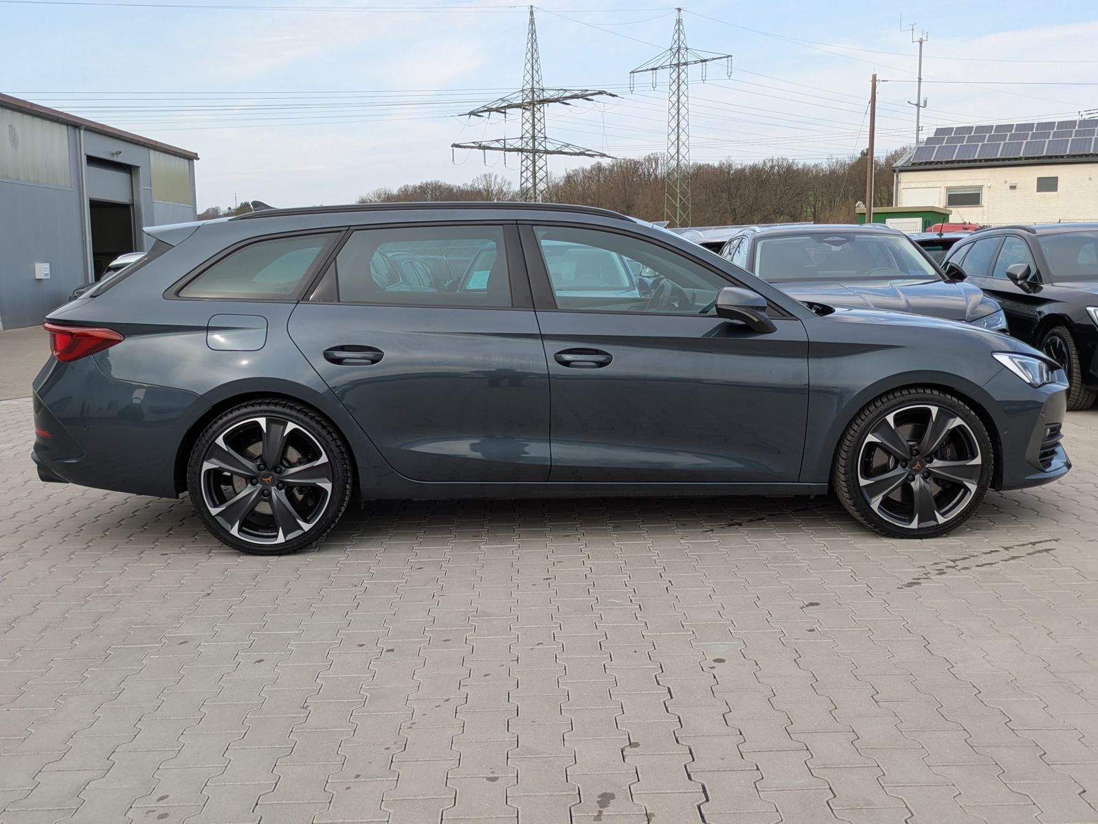 Fahrzeugabbildung CUPRA Leon VZ 2.0TSI 4Drive ACC*PANO*MATRIX*DCC*LM19"
