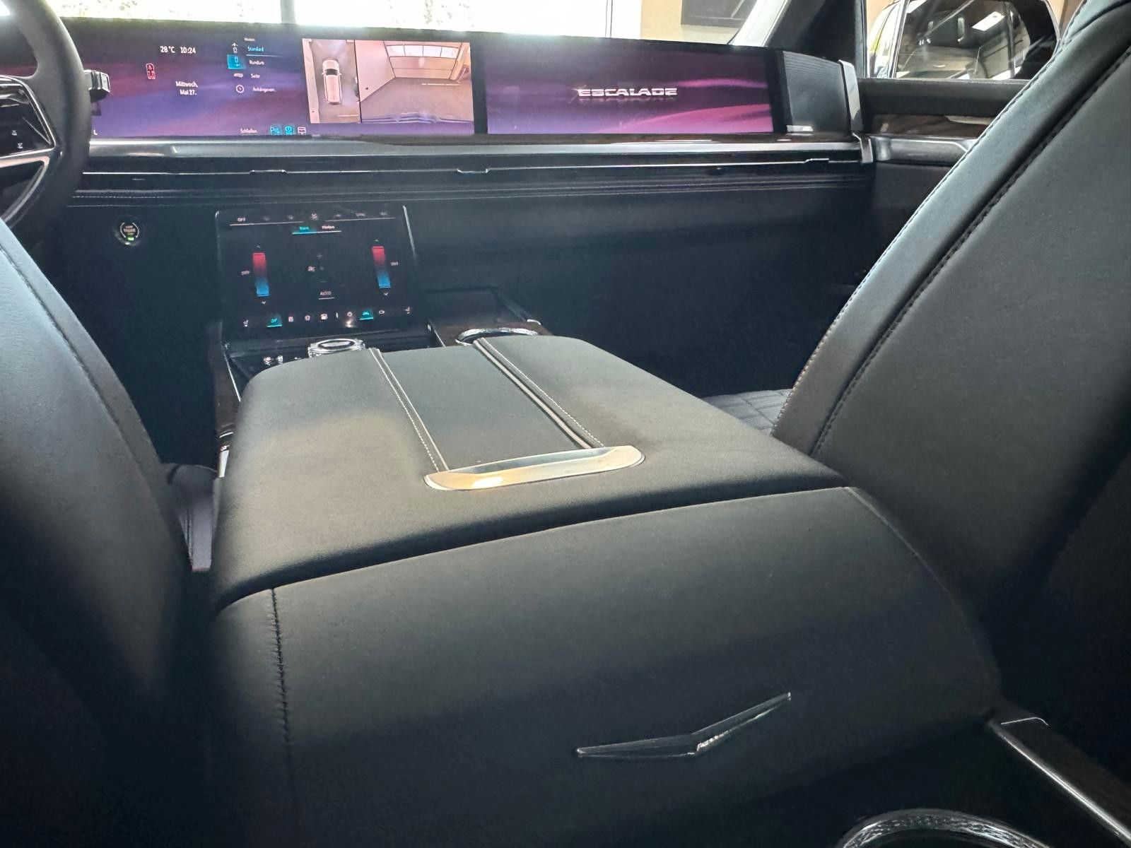 Fahrzeugabbildung Cadillac 2026 ESCALADE SPORT PLATINUM 6.2 V8-24"-ABV EXEC