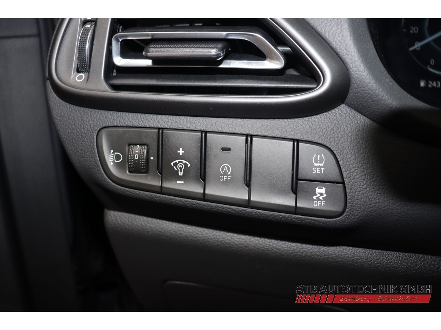Fahrzeugabbildung Hyundai i30 Kombi Advantage 1.5 T-GDi 48V DCT