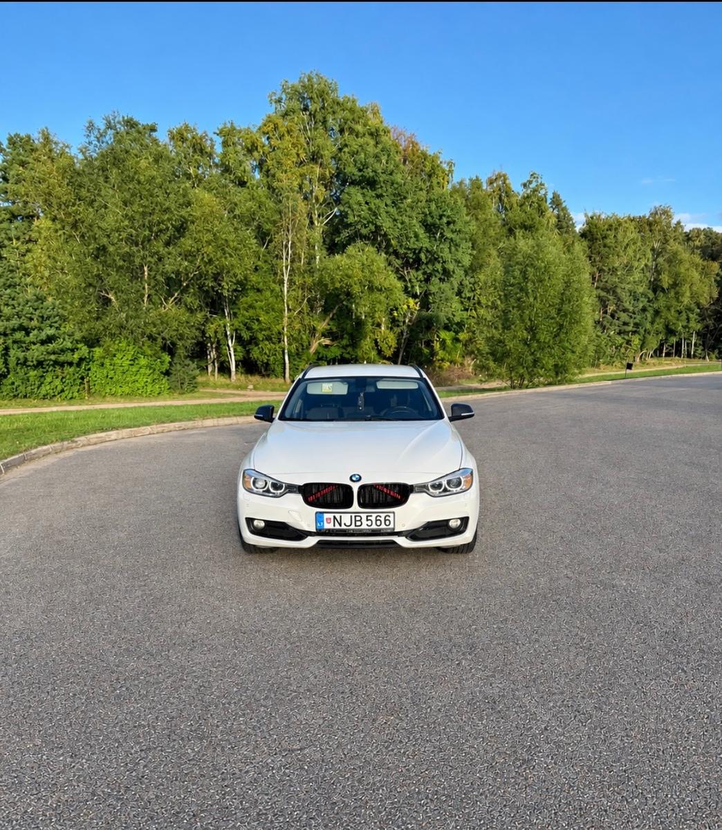 BMW 318 2014 — interior