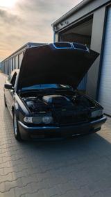 BMW E38 735i - BMW 735: E38 735i