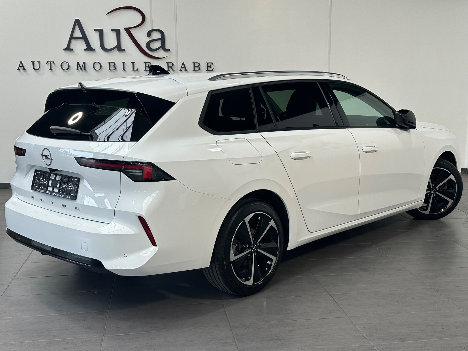 Fahrzeugabbildung Opel Astra Sports Tourer 1.5 D Business Elegance NAV