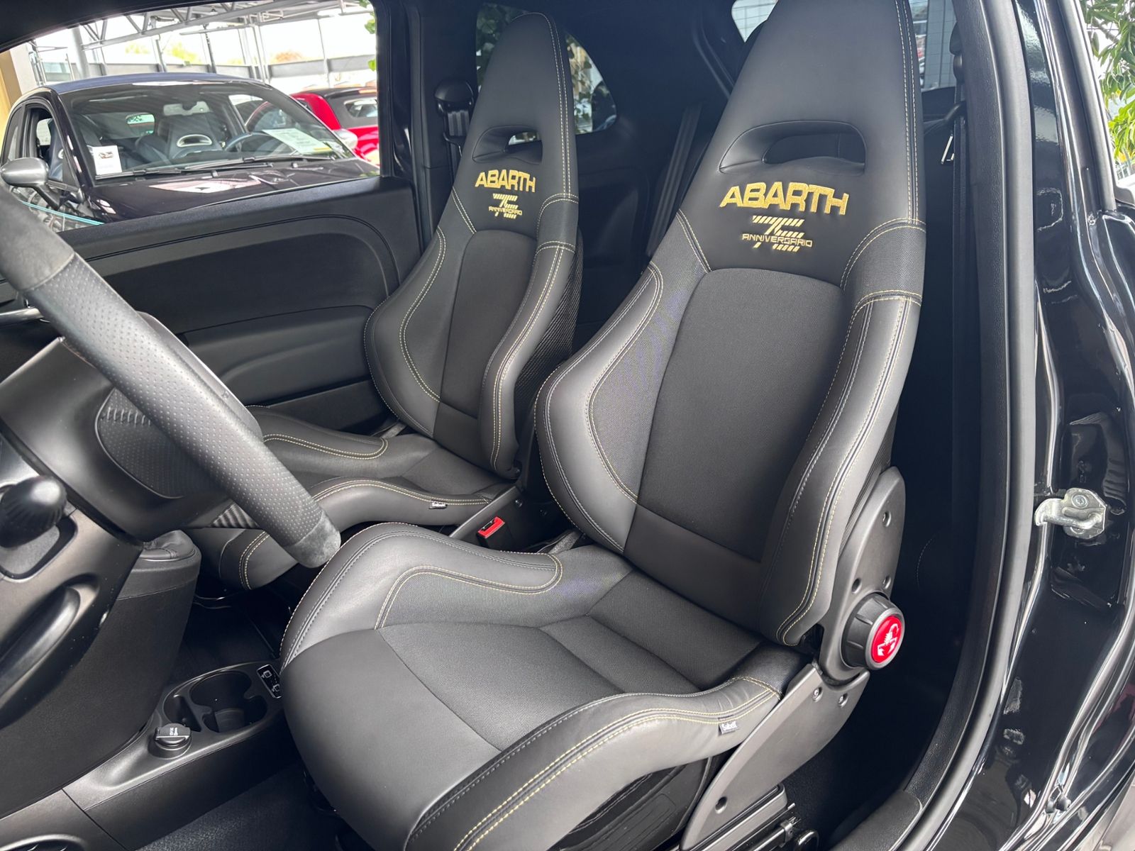 Fahrzeugabbildung Abarth 695 75 Anniversario NAVI ALU Beats