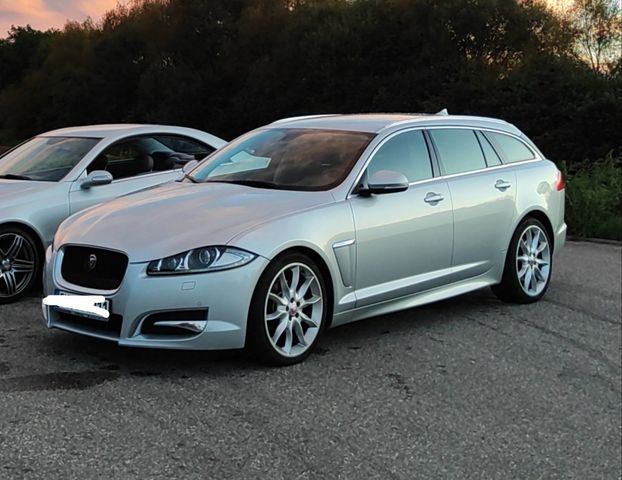 Jaguar XF 3.0 L V6 Diesel Sportbrake -