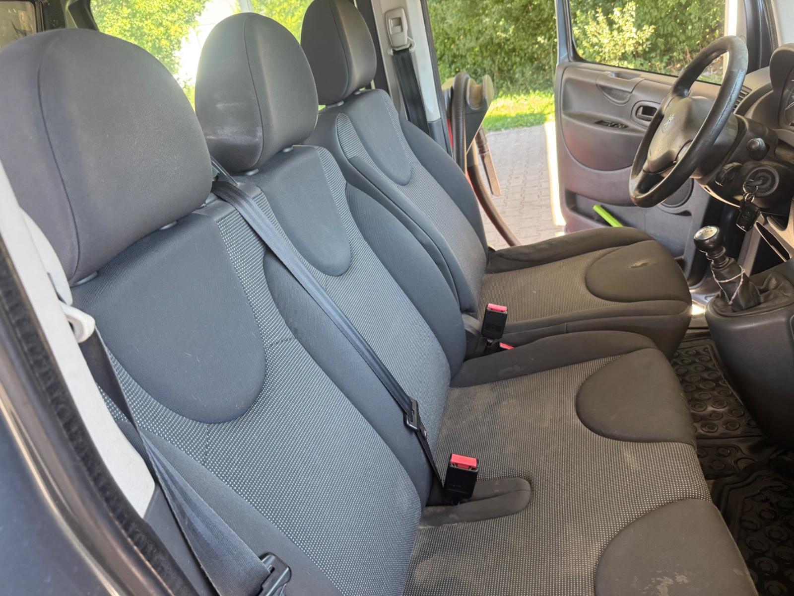 Peugeot Expert, mit 6 sitze