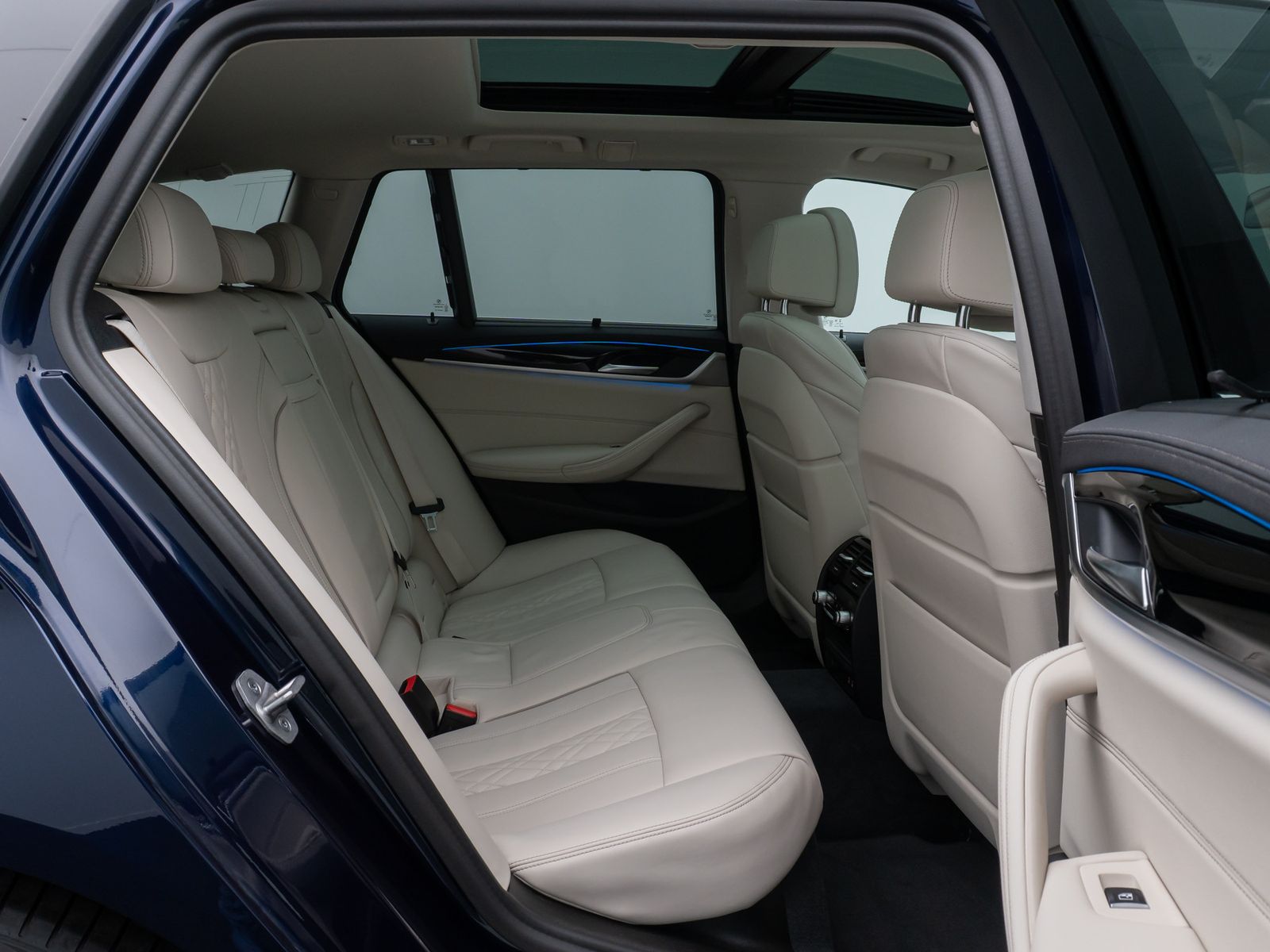 Fahrzeugabbildung BMW 530e xD  Luxury Line ACC Laser DAB Kamera Memory
