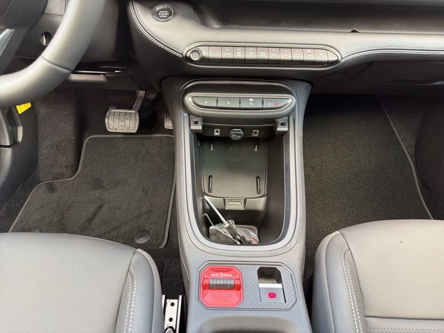 Fahrzeugabbildung Jeep Avenger Summit Elektro Leder Panoramadach MY2027