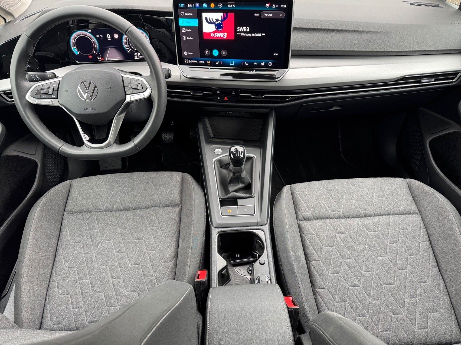 Fahrzeugabbildung Volkswagen Golf VIII Lim. 1.5 TSI Life