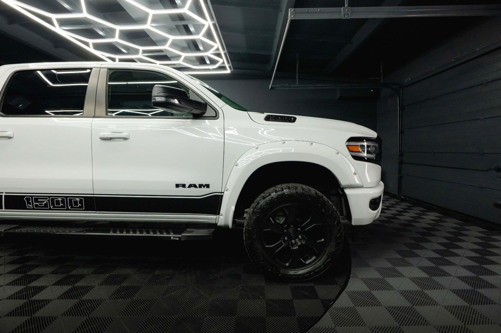 Fahrzeugabbildung Dodge RAM 5.7 V8 HEMI 4x4 OFFROAD LONGBED AXLE LOCK