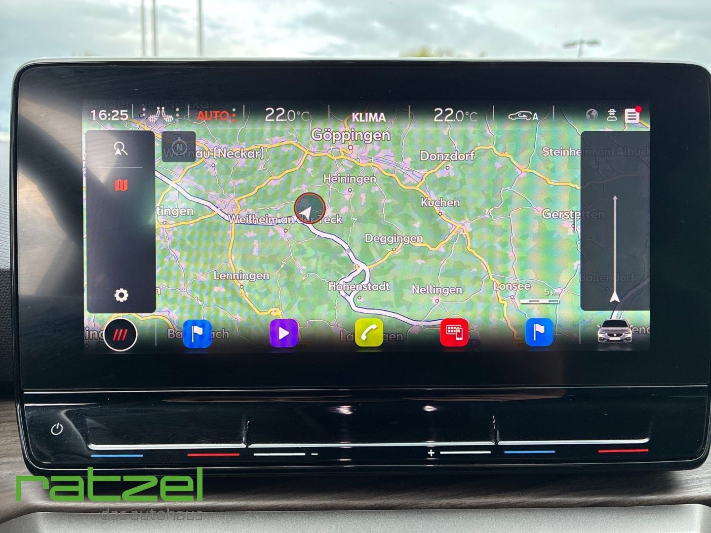 Fahrzeugabbildung SEAT Leon Xcellence 1.5 eTSI Navi Digitales Cockpit L