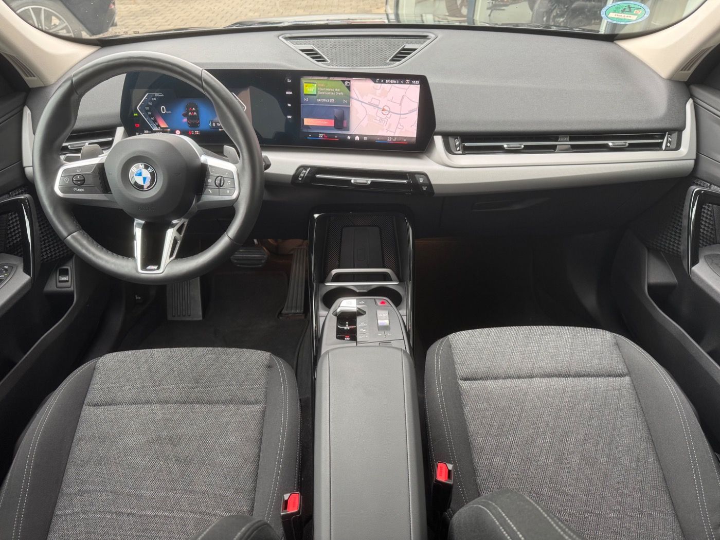 Fahrzeugabbildung BMW X1 sDrive18i AHK/AdaptLED/KomfZug/RFK/DrivAssi