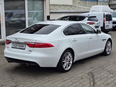Fahrzeugabbildung XF AWD Automatik