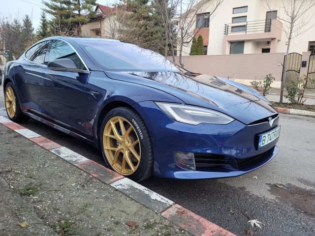 Tesla Model S 75 - Free Supercharging SC01