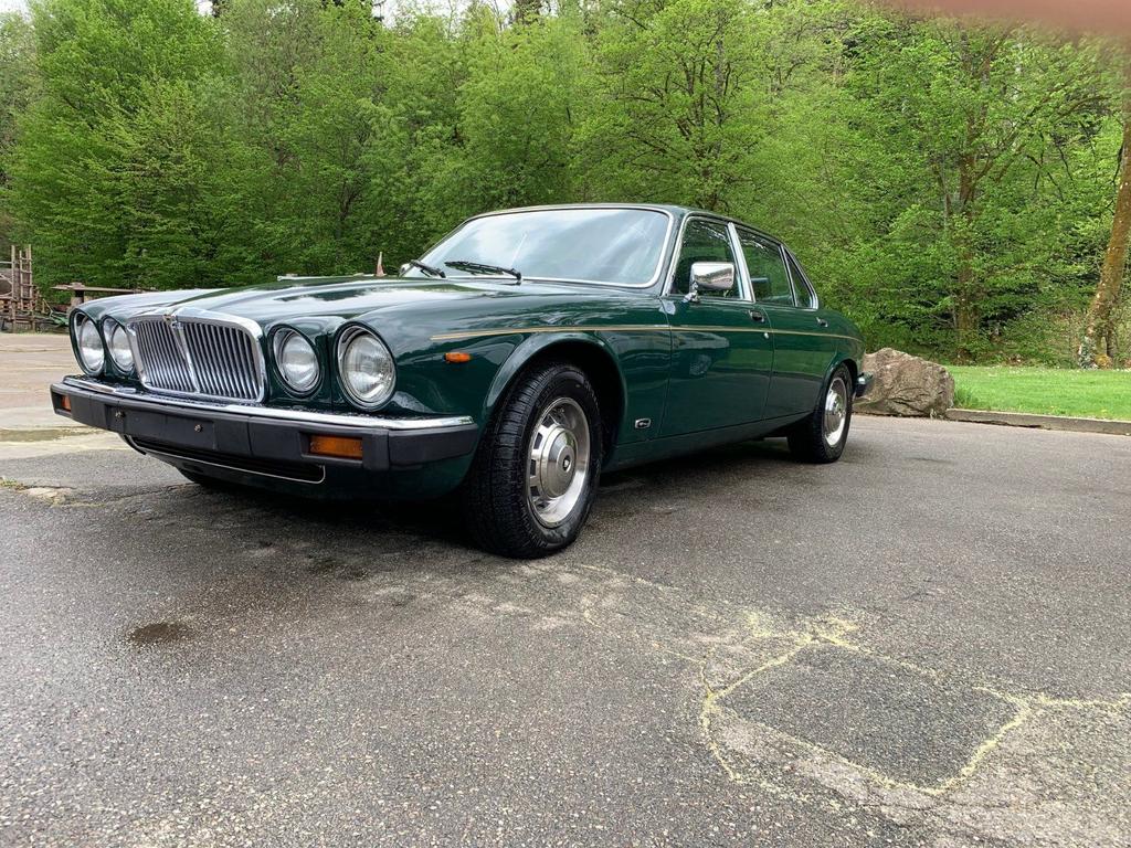 Jaguar XJ12