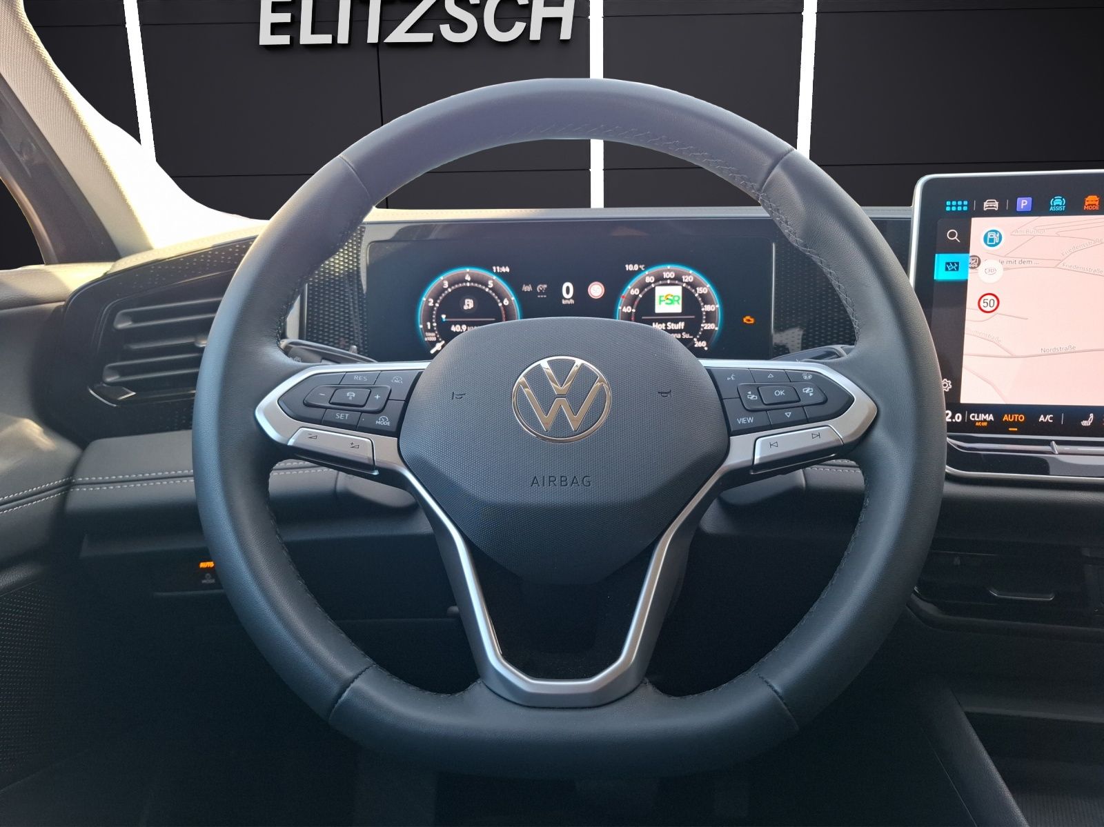 Fahrzeugabbildung Volkswagen Tiguan eTSI Life DSG Standhzg. LED AHK Navi AID