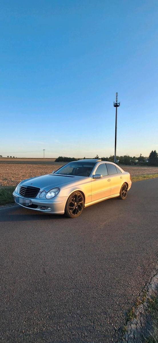 Mercedes-Benz E 320