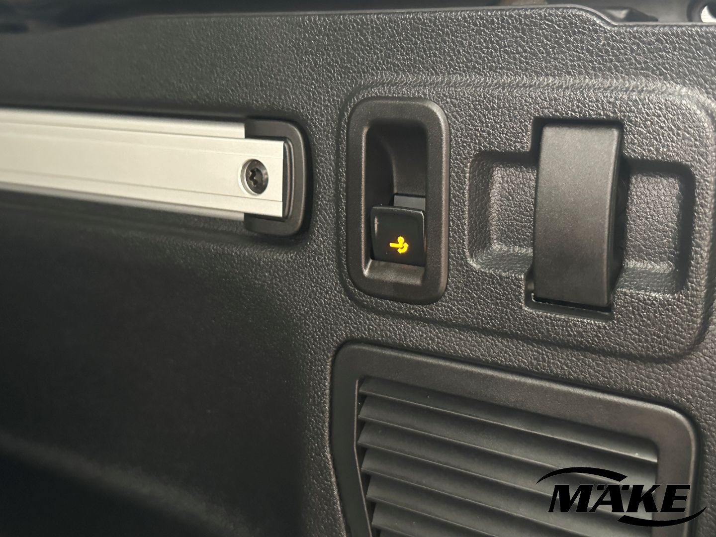 Touran Highline 2.0 TDI DSG ACC AHZV DAB LED ASS