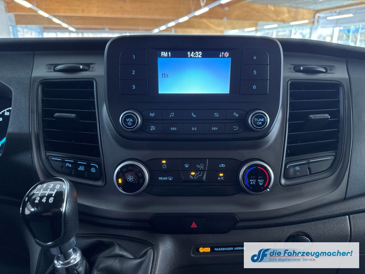 Fahrzeugabbildung Ford Transit Custom 320 L2 Trend Dyn. Kurvenlicht DAB