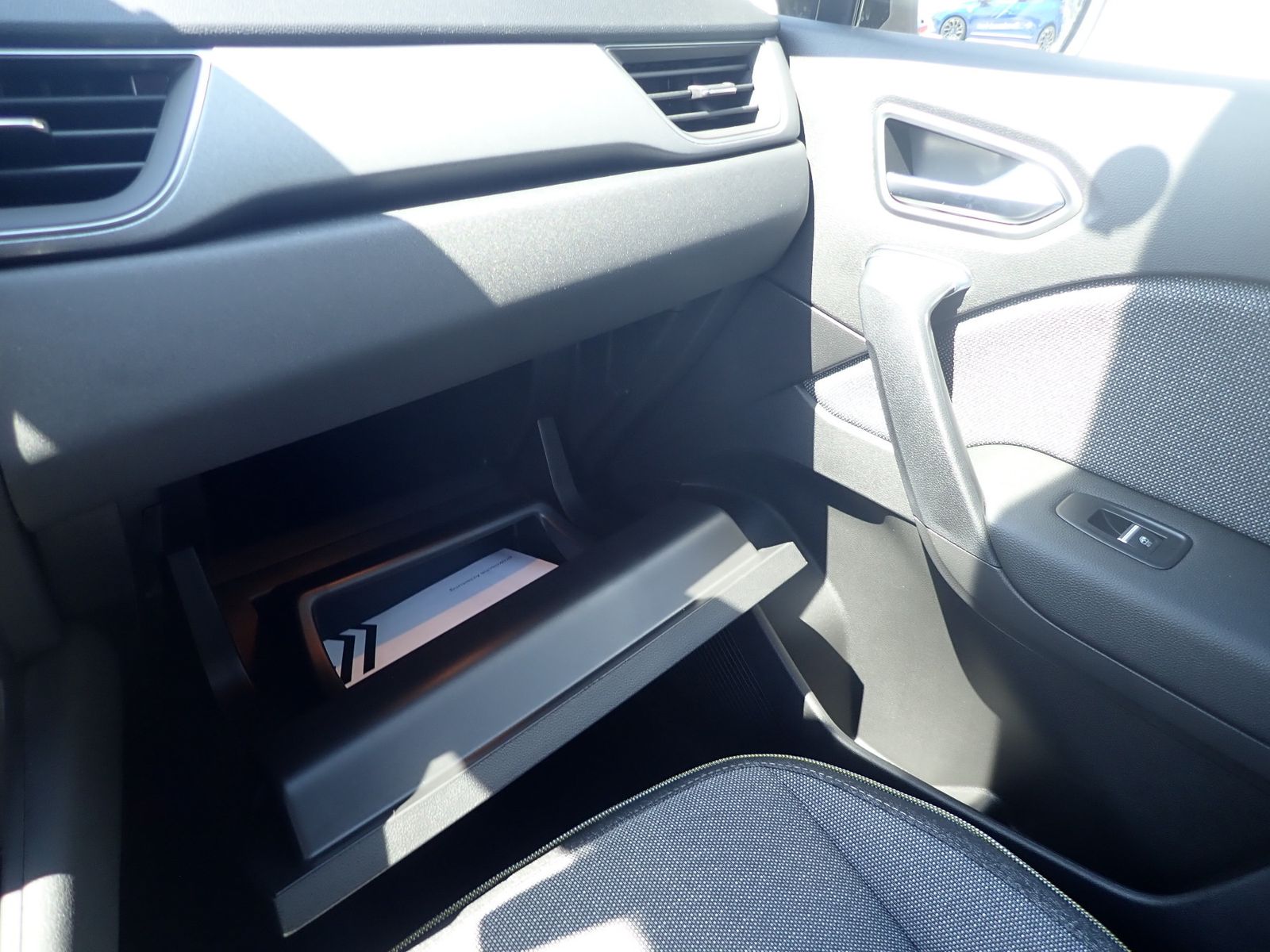 Fahrzeugabbildung Renault Captur Techno Full Hybrid E-Tech 160