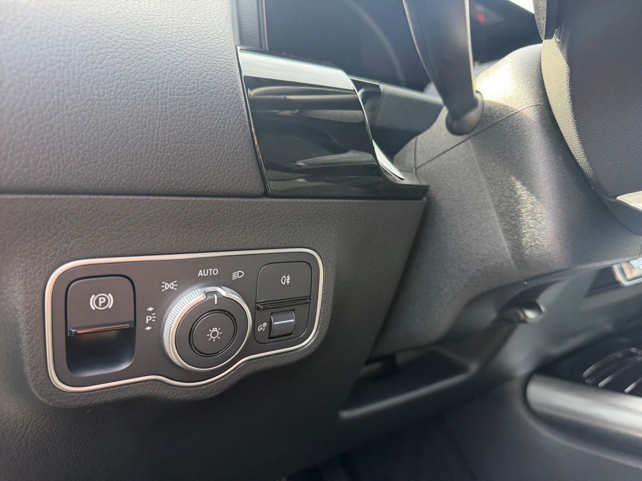 Fahrzeugabbildung Mercedes-Benz GLA 200 d AHK+KAMERA+MULTIBEAM+EASYPACK+