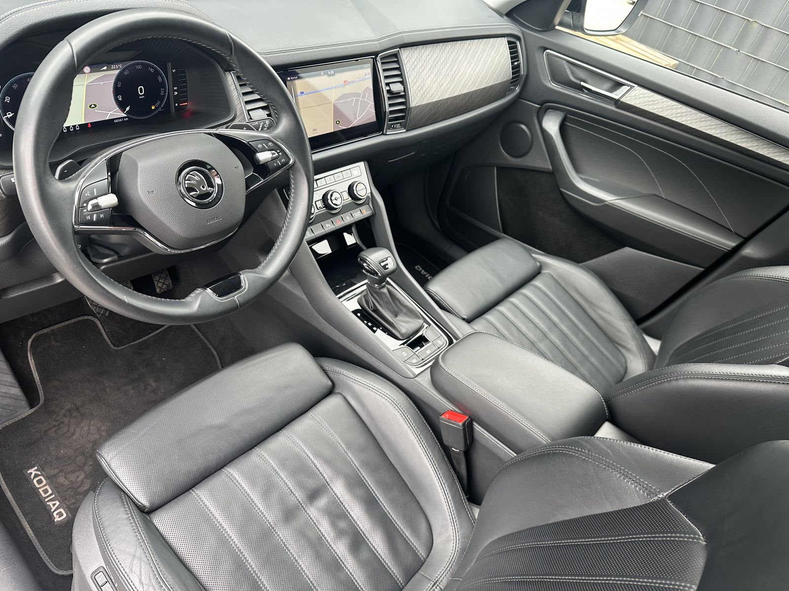 Fahrzeugabbildung SKODA Kodiaq 4x4 Style NAV+MATRIX+ACC+STANDHEIZUNG+VC