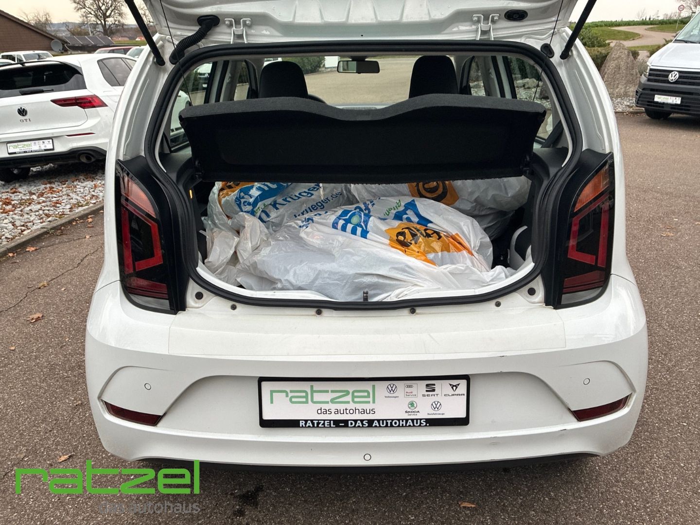 Fahrzeugabbildung Volkswagen up! Basis 1.0 DAB SHZ Rückfahrkam. Temp PDC Rege