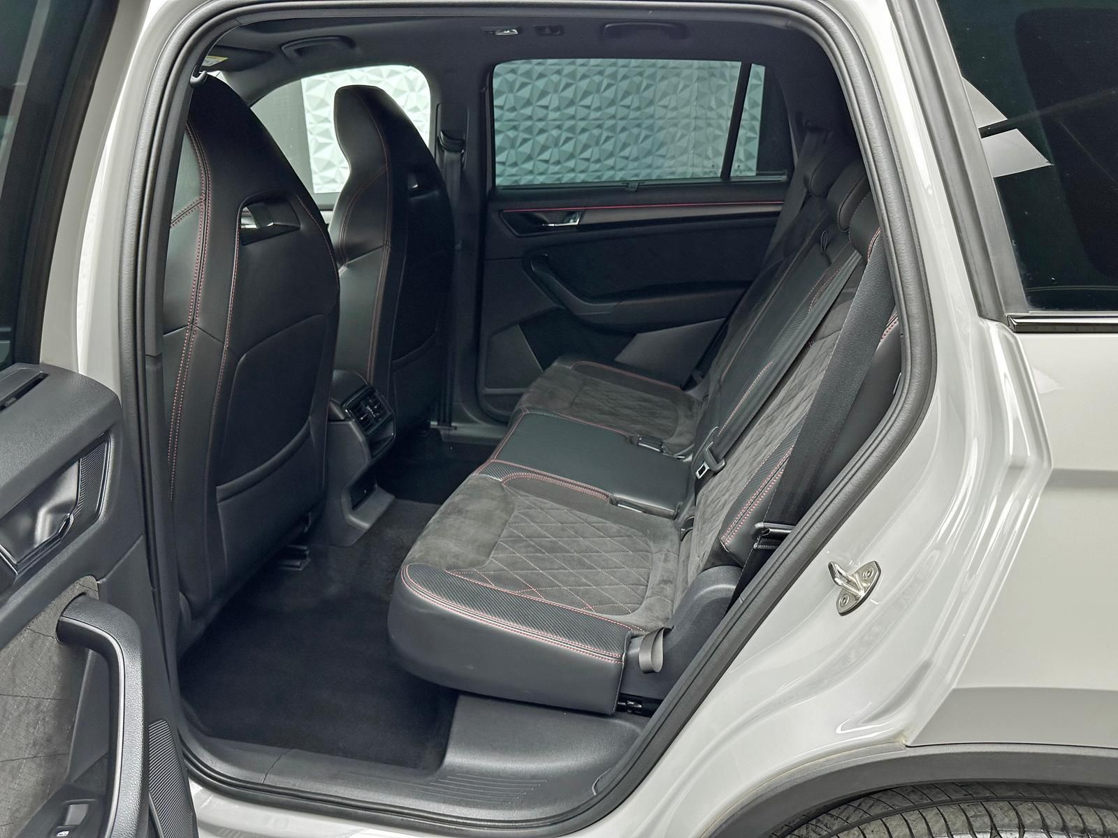 Fahrzeugabbildung SKODA KODIAQ RS TDI 4X4/7-SITZE/PANO/STDHZ/AHK/ACC/360