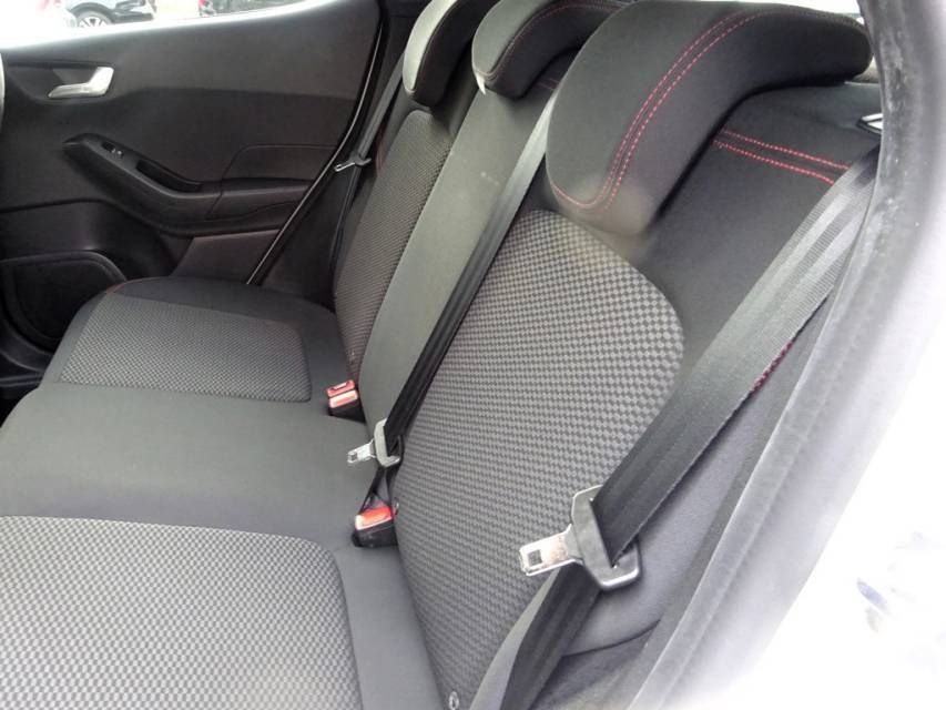 Fahrzeugabbildung Ford Fiesta 1.0 EcoBoost M-Hybrid ST-Line