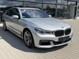 BMW 750xd M Sport -HUD-Schiebeda-Massage-Softcl-360K - silberne BMW 750