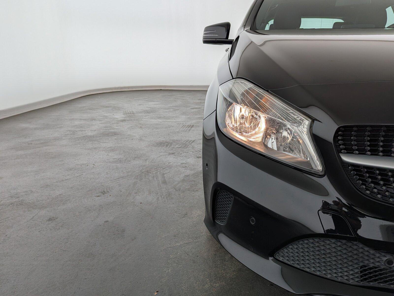 Mercedes-Benz A 180 NAVI+PDC+SHZ+TEMP+Navi/Pano.-Dach/Klima/BC