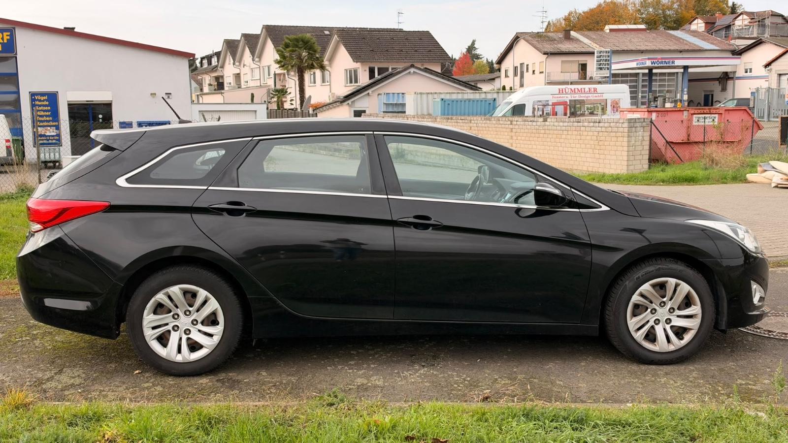 Hyundai i40 2015 — engine 1.591 cm³, 135 HP (99kW)