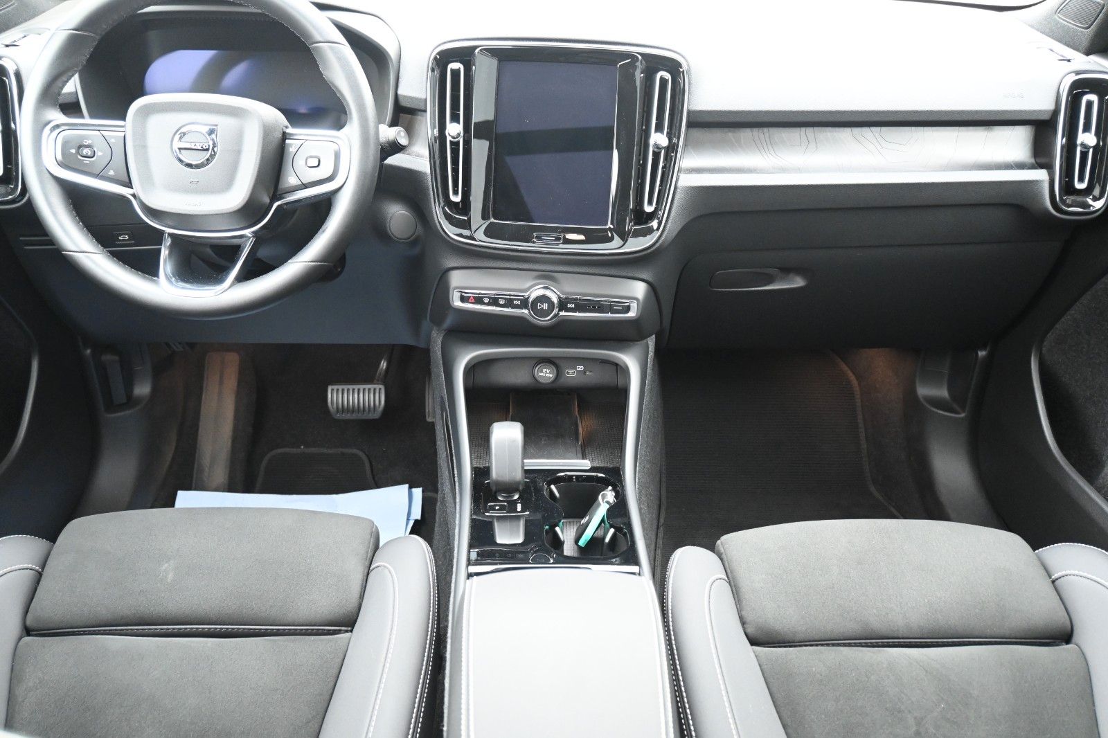 Fahrzeugabbildung Volvo XC40 Ultimate BEV 2WD*Pano*Leder*