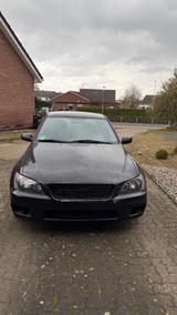 Lexus IS 200 Auto  - Lexus IS 200 mit Benzin-Antrieb