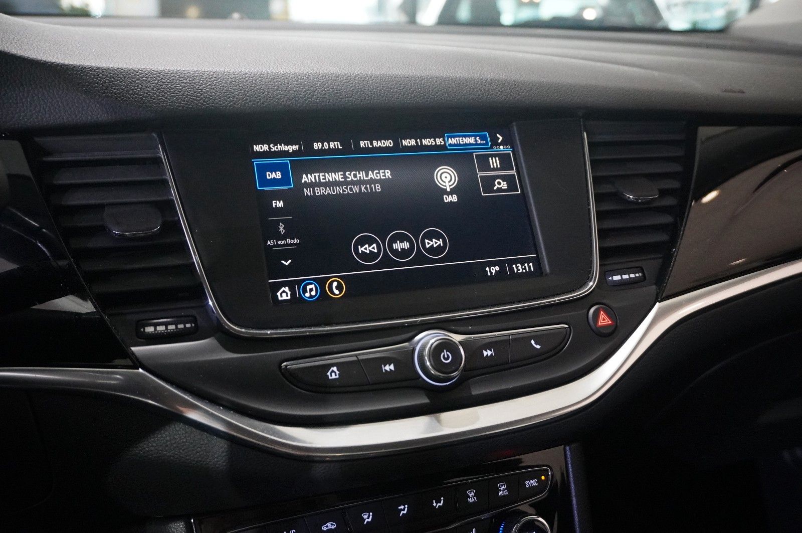 Fahrzeugabbildung Opel Astra K ST 1.4 ELEGANCE NAVI/LED/KAMERA/SPORT/SH