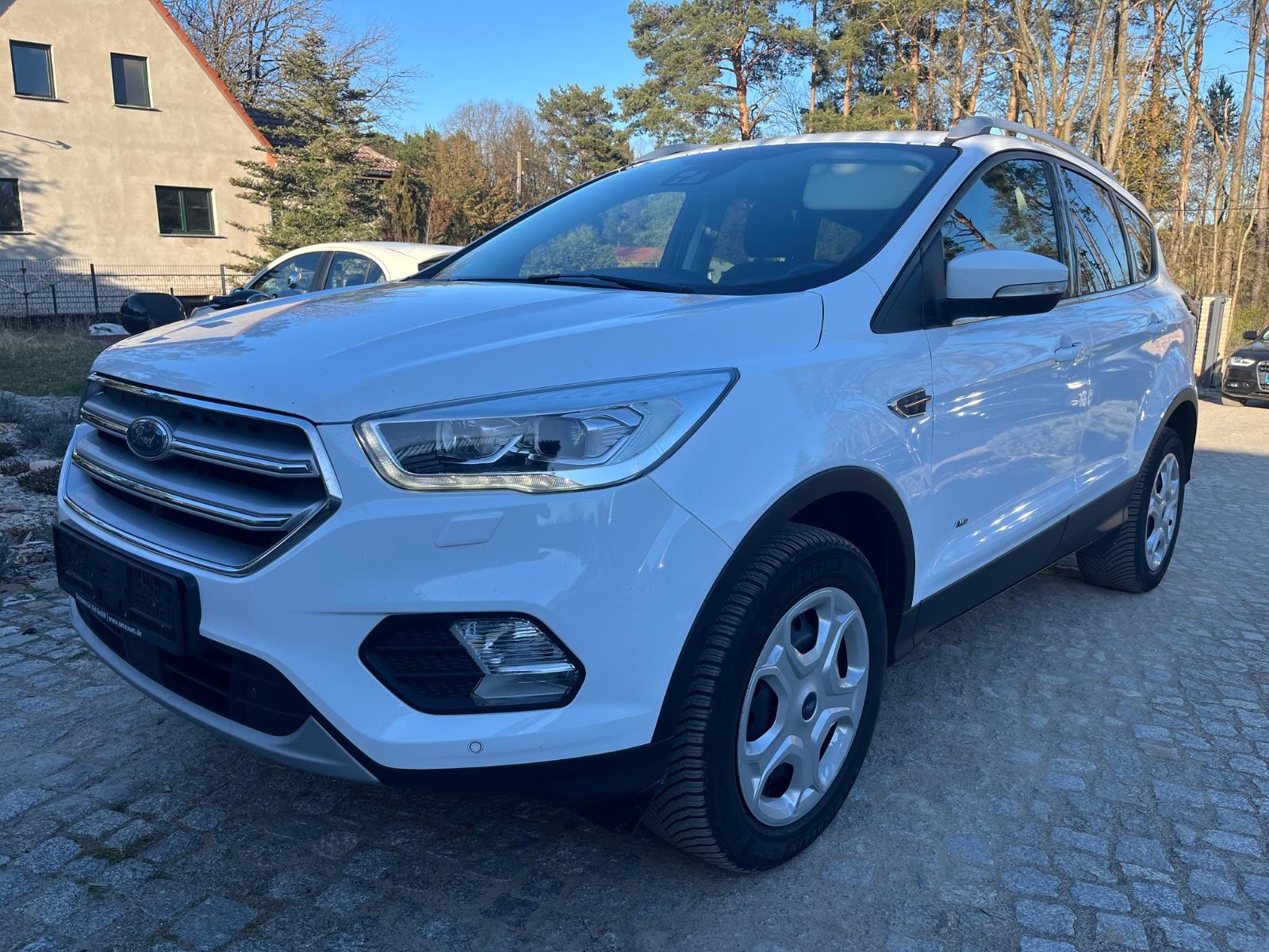 Ford Kuga Cool & Connect 4WD 6-27