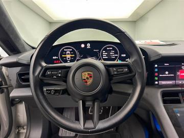 2021 Porsche TAYCAN — миниатюра 20