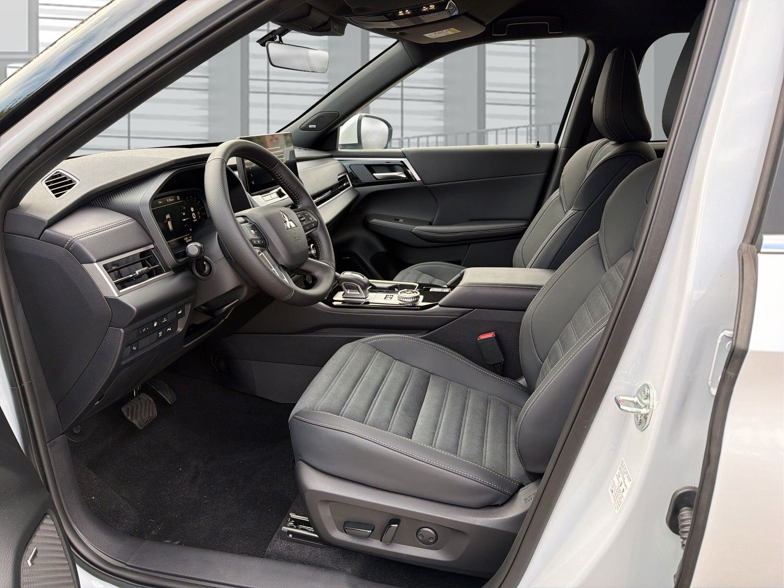 Mitsubishi Plug-in Hybrid Outlander - Bild 13