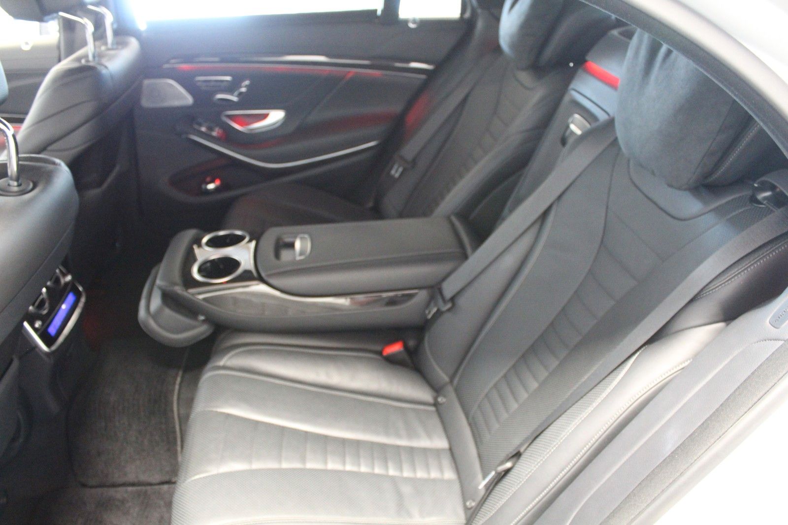 Mercedes-Benz S 500 L AMG-Paket !!! Neuwertig !!! 25.288 KM !! foto 12