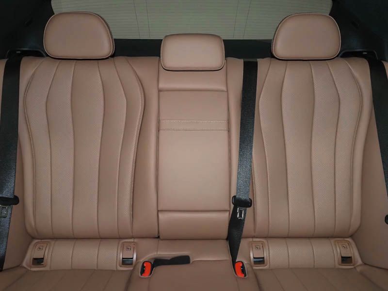 Fahrzeugabbildung Mercedes-Benz E 200 AMG Distronic+ Totwi. LED SHZ Burm. Ambie.