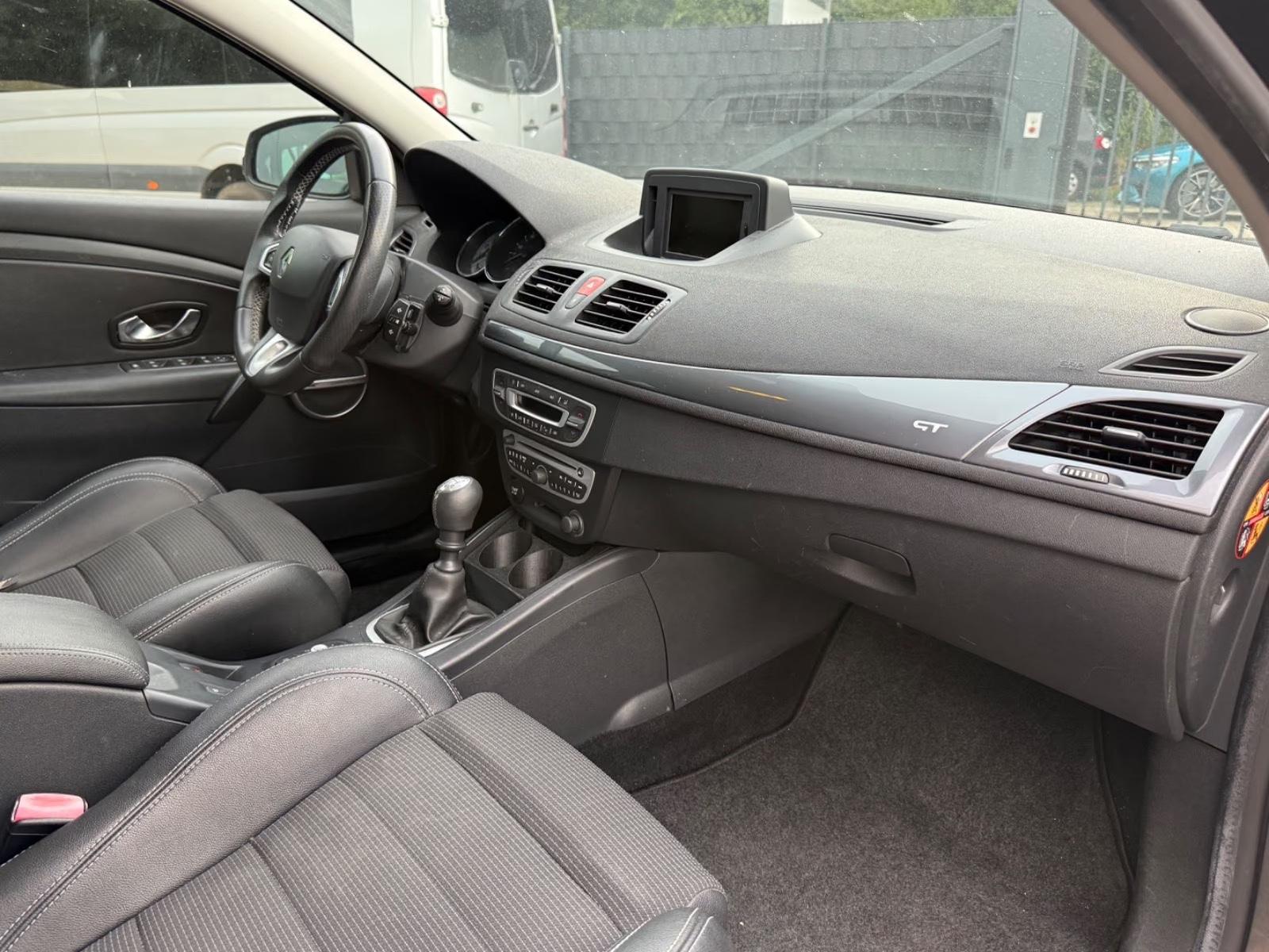 Renault Megane 2011 — photo 13