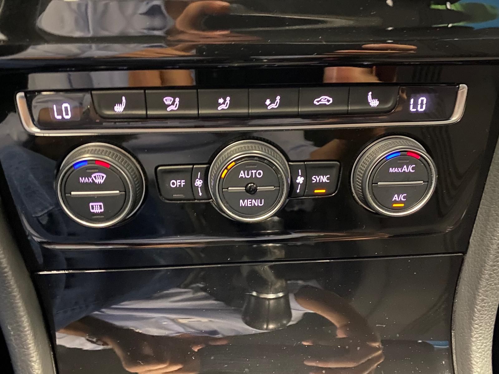 Fahrzeugabbildung Volkswagen Golf 2.0 TDI Allstar BMT KLIMA+PDC+NAVI+SITZHEIZ