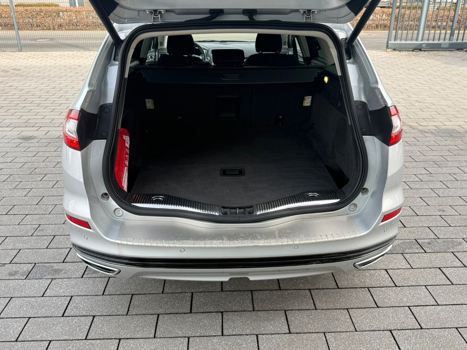 Fahrzeugabbildung Ford Mondeo Turnier Titanium