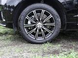 Volvo XC60 Plus Dark Recharge Plug-In Hybrid AWD T8 Tw - Volvo XC60: Schwarz